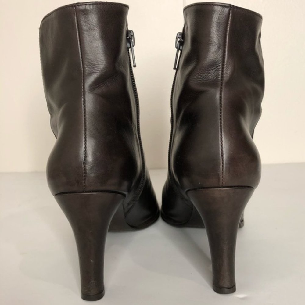 STUART WEITZMAN Chocolate Brown, Side Zip Heeled Ankle Boots Size 7.5 - Picture 5 of 7